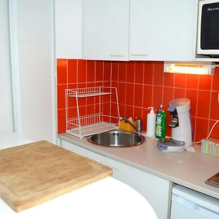 Climatise Avec Vue Sur Mer, 150m De La Plage, Parking Et Loggia Vitree. - Fr-1-225-579 Apartment *